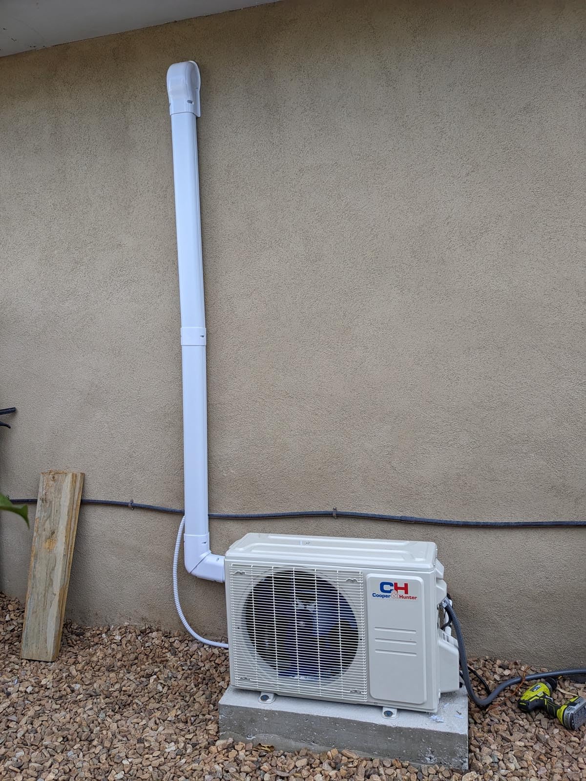 Comparación entre una instalación correcta y una instalación deficiente del cover